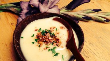 Pastinakencremesuppe mit gerösteten Haselnüssen, Suppen, Donnerstag, 2. März